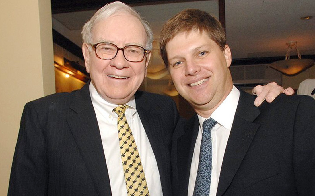 Bài học đáng giá sau bữa trưa đắt đỏ với tỷ phú Warren Buffett