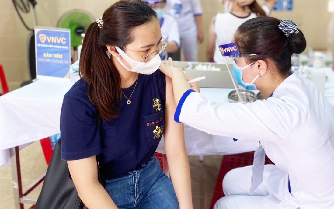 Gần 660.000 liều vaccine AstraZeneca đến Việt Nam