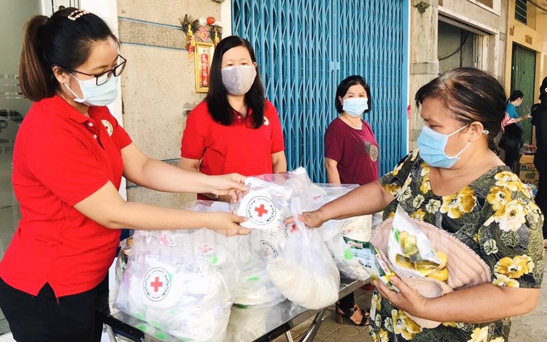 Chương trình cứu trợ Covid-19 cần nhìn từ lăng kính giới và quyền của các nhóm dễ bị tổn thương