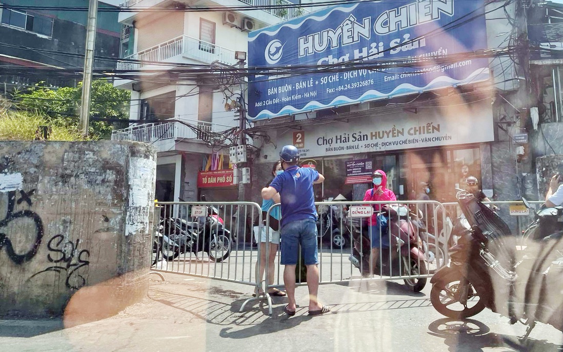 Hà Nội: Phong tỏa phường Chương Dương do có dân quân ở chốt dương tính với Covid-19