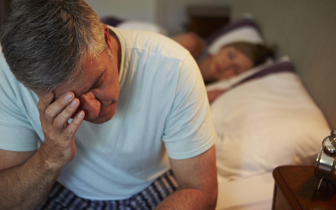 Ngăn chặn mất ngủ từ gốc đối với đàn ông trên 45