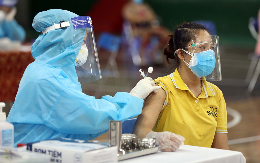 Bí thư Hà Nội yêu cầu điều tra thông tin dịch vụ tiêm vaccine Covid-19 "thần tốc" ở quận Ba Đình