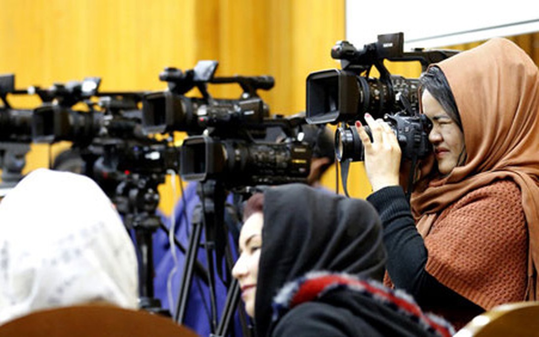Chỉ còn 1/7 nhà báo nữ Afghanistan được làm việc dưới thời Taliban