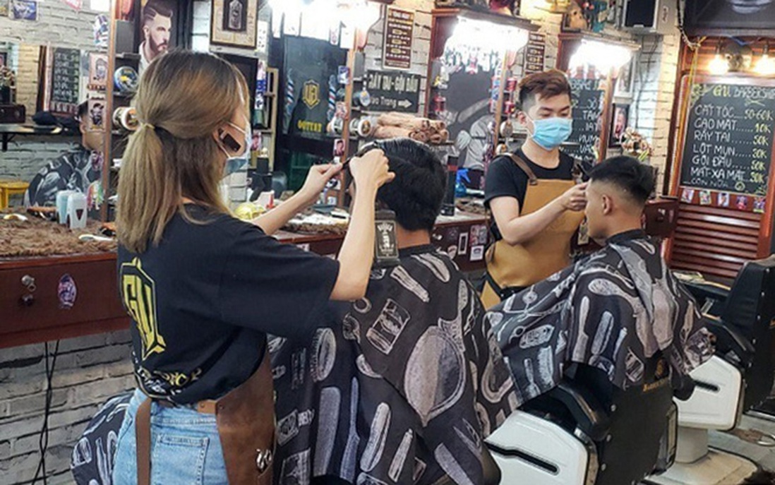 Từ 6h ngày 21/9, Hà Nội cho phép xe ôm công nghệ, cửa hàng cắt tóc, gội đầu và nhiều dịch vụ hoạt động trở lại