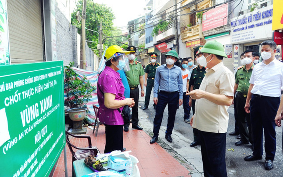 Bí thư Hà Nội: Vừa nới lỏng, dân đã tụ tập đông, không đeo khẩu trang 