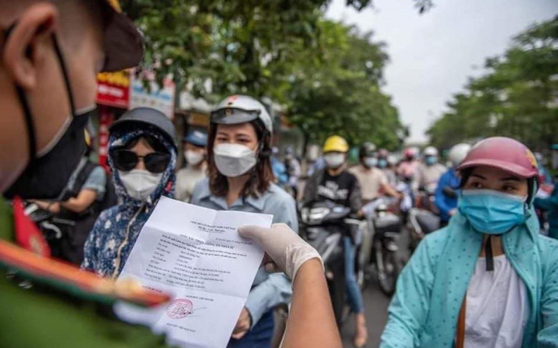 Chủ tịch Hà Nội: Biện pháp cấp giấy đi đường là việc mới, khó