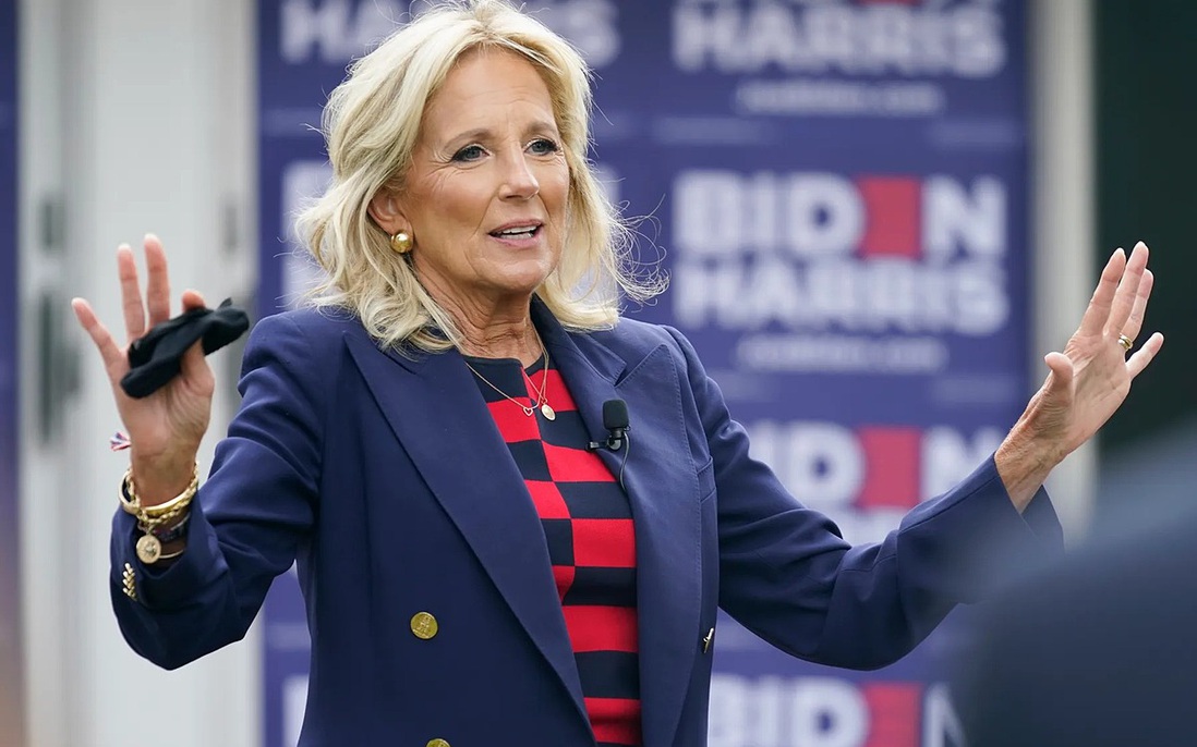 Đệ nhất phu nhân Jill Biden giảng dạy trực tiếp trở lại