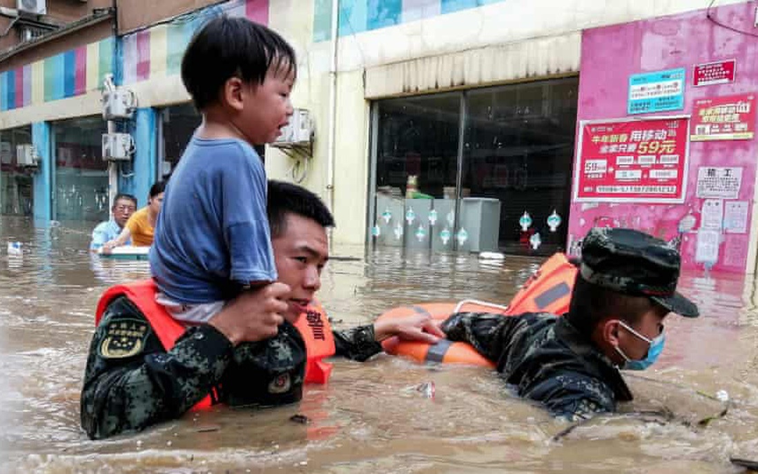 Gần một nửa số trẻ em trên thế giới phải sống trong điều kiện khí hậu nguy hiểm