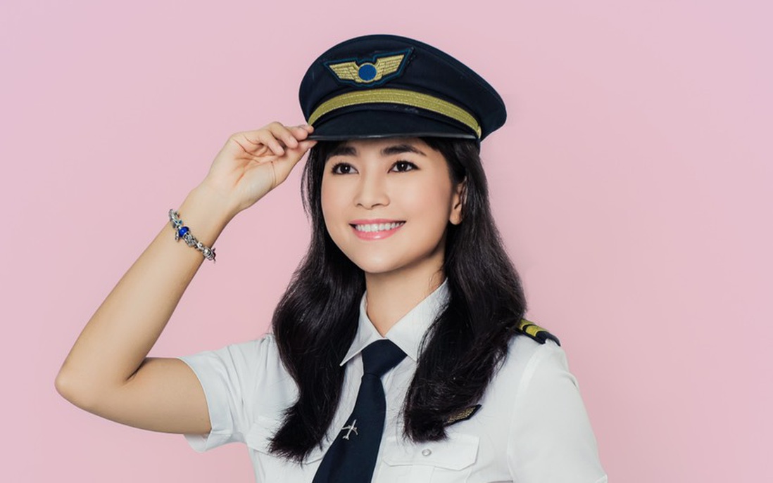 10 sắc thái "pose" hình của nữ phi công nổi tiếng Việt Nam
