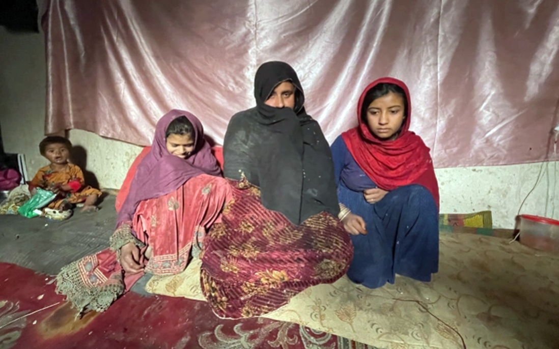 Phụ nữ Afghanistan thêm khốn khó khi nền kinh tế lao dốc