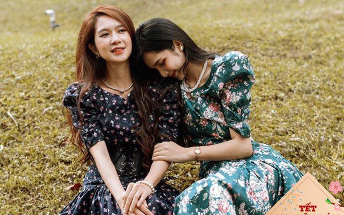 Minh Hà và em gái đọ sắc với váy xanh tím 