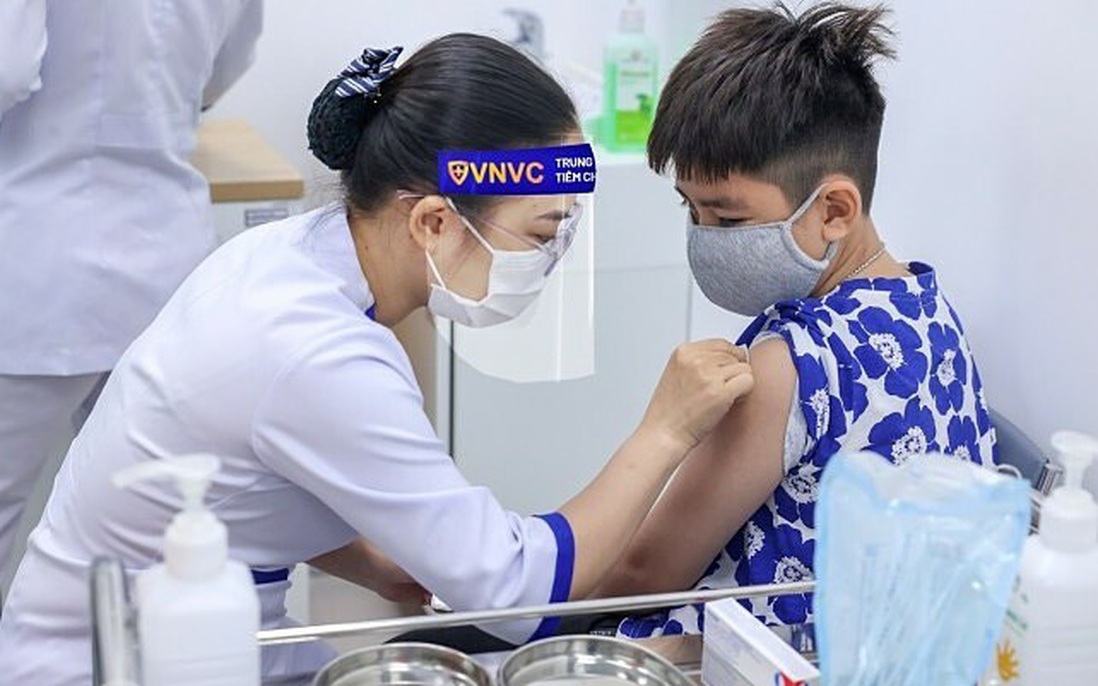 Bắt đầu chiến dịch tiêm vaccine Covid-19 xuyên Tết Nguyên đán
