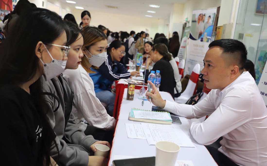 Học viện Phụ nữ Việt Nam: Hơn 30 gian hàng tại Ngày hội việc làm 2022