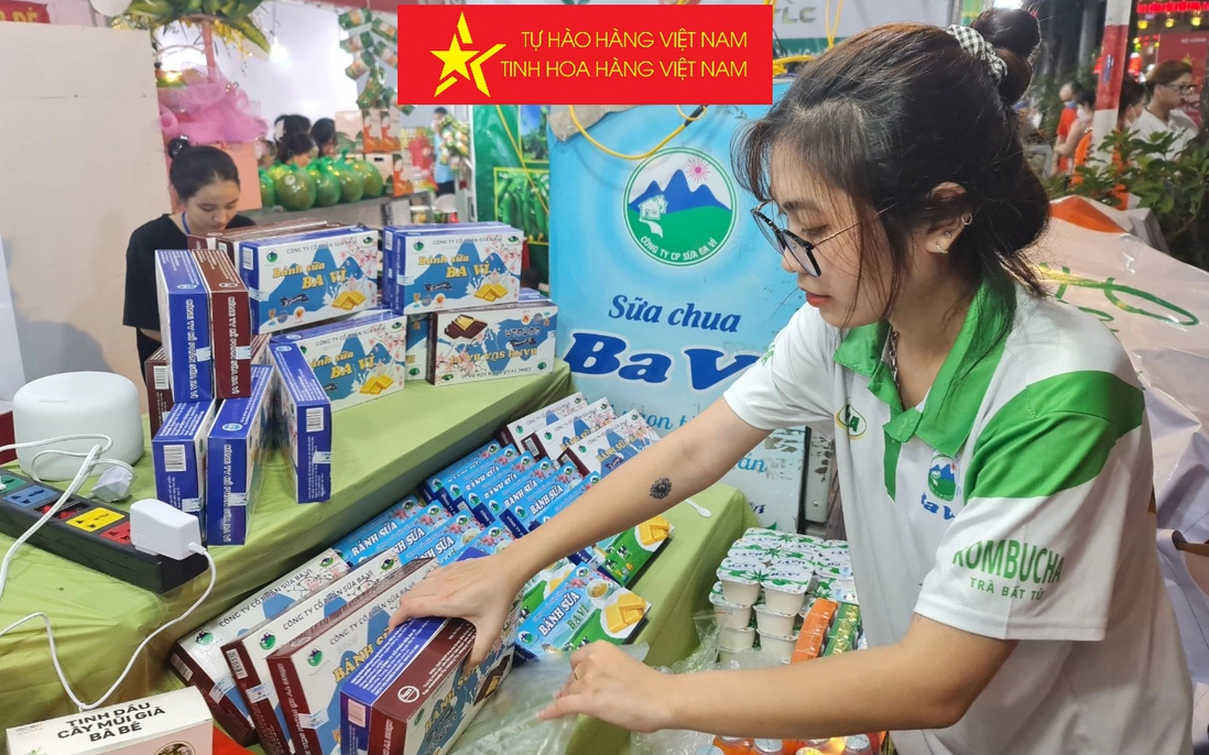 Người tiêu dùng trải nghiệm các sản phẩm tinh hoa hàng Việt Nam