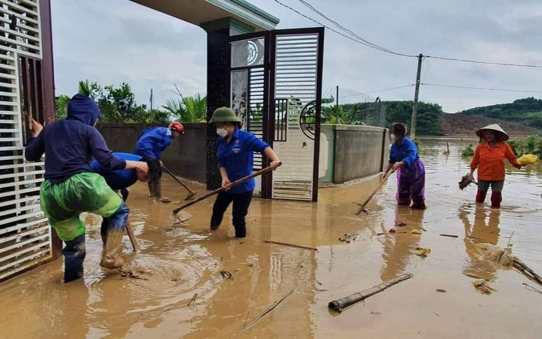 Nghệ An còn hơn 1.000 nhà ngập, 2 xã đang bị cô lập