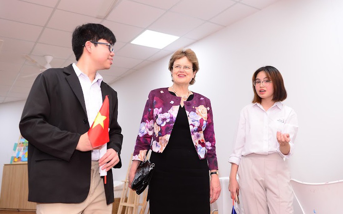 Thống đốc bang Nam Úc chia sẻ về tầm quan trọng của giáo dục với học sinh Việt Nam