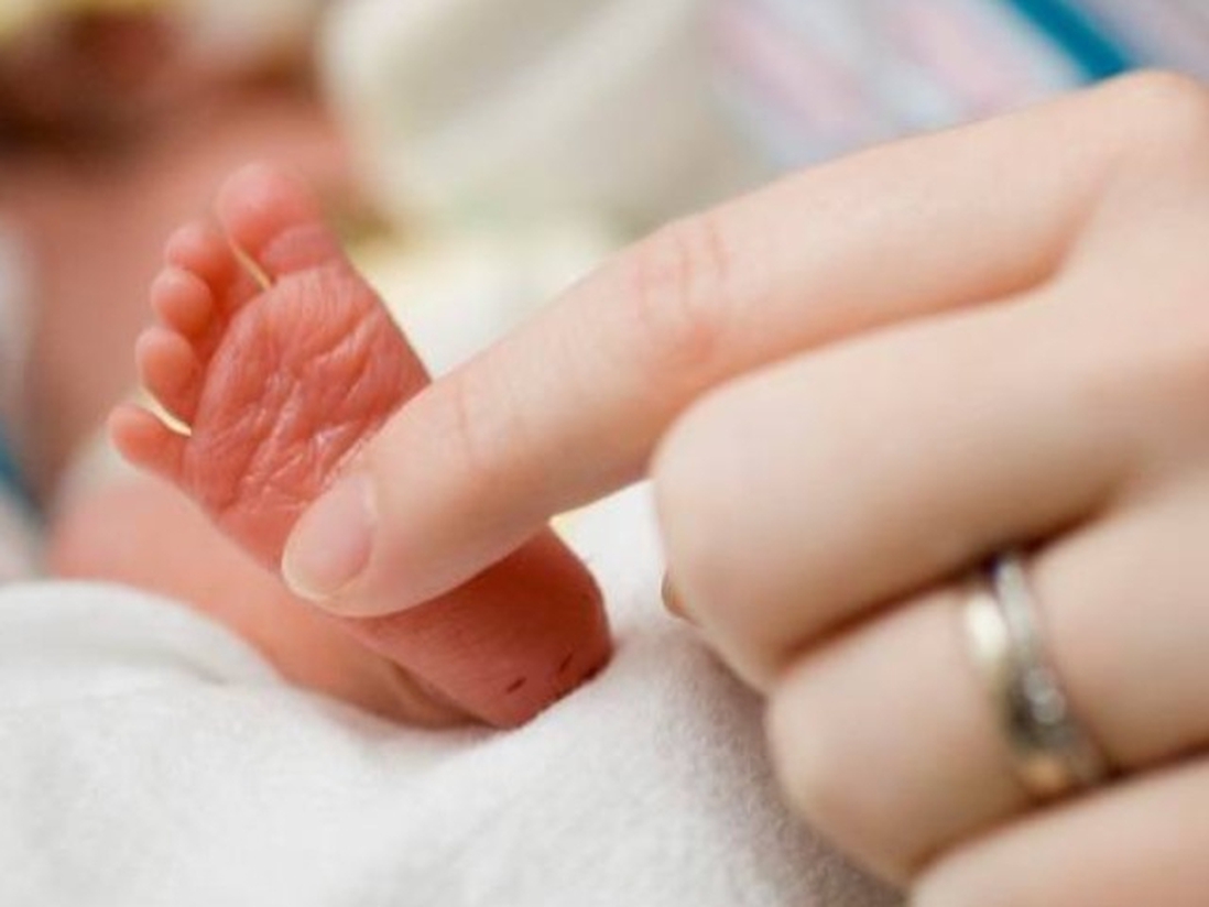 Hành trình sinh con vất vả của người mẹ trẻ liên tiếp sảy thai 13 lần trong 12 năm