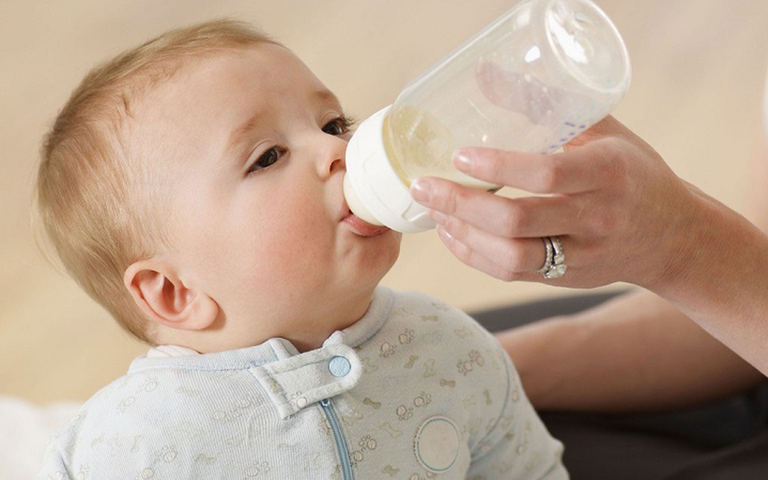 Cách chọn sữa công thức phù hợp với trẻ