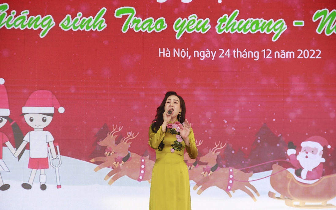 Sao Mai Khánh Ly gây xúc động với “Ước mơ của mẹ” tại Ngày hội Mottainai 2022