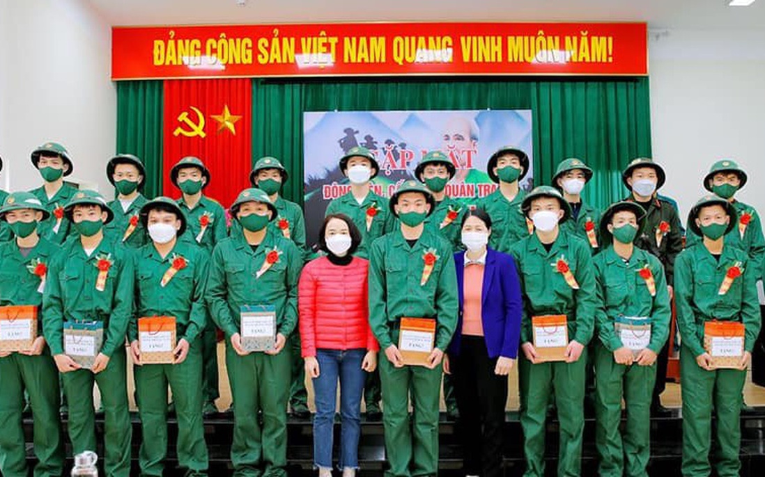 Các cấp Hội LHPN tỉnh Bắc Ninh thăm, tặng quà tân binh lên đường nhập ngũ năm 2022