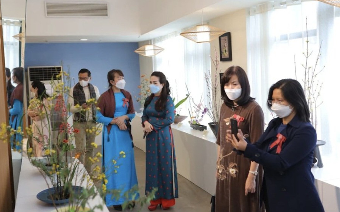Nghệ thuật cắm hoa Ikebana Nhật Bản lan tỏa giá trị tích cực trong mùa dịch Covid-19