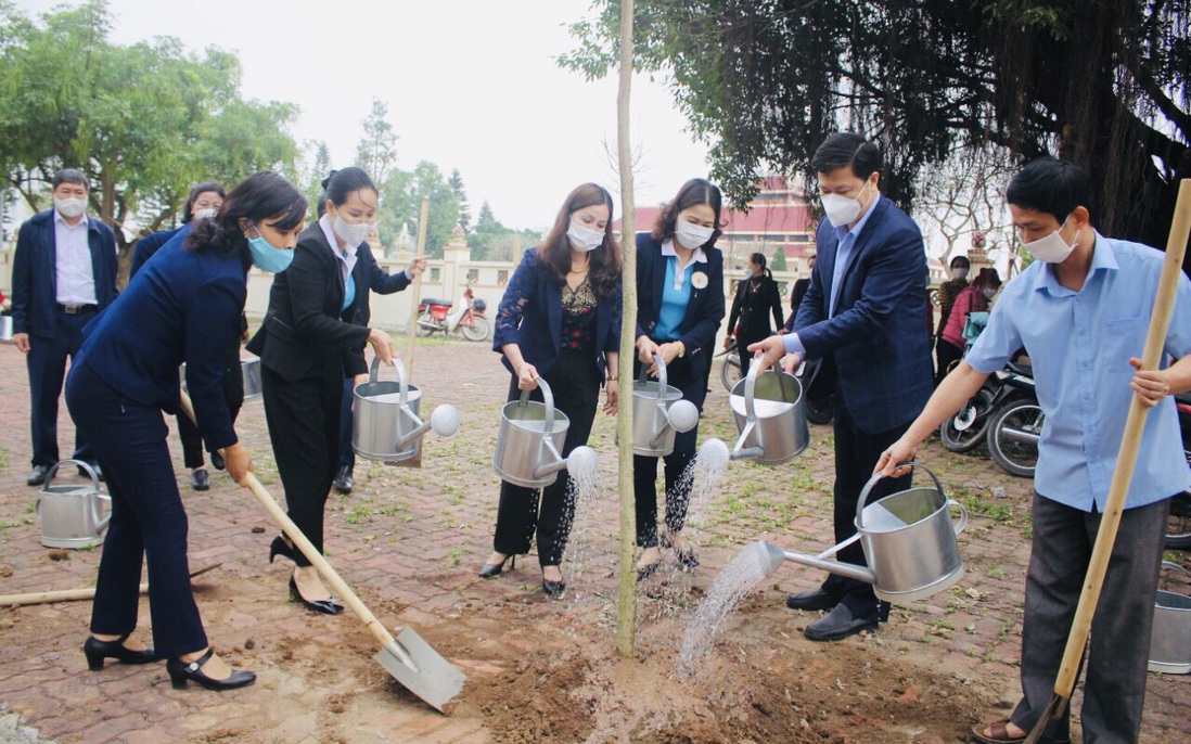Phụ nữ Hưng Yên trồng gần 15.000 cây xanh chào mừng thành công Đại hội Phụ nữ toàn quốc XIII