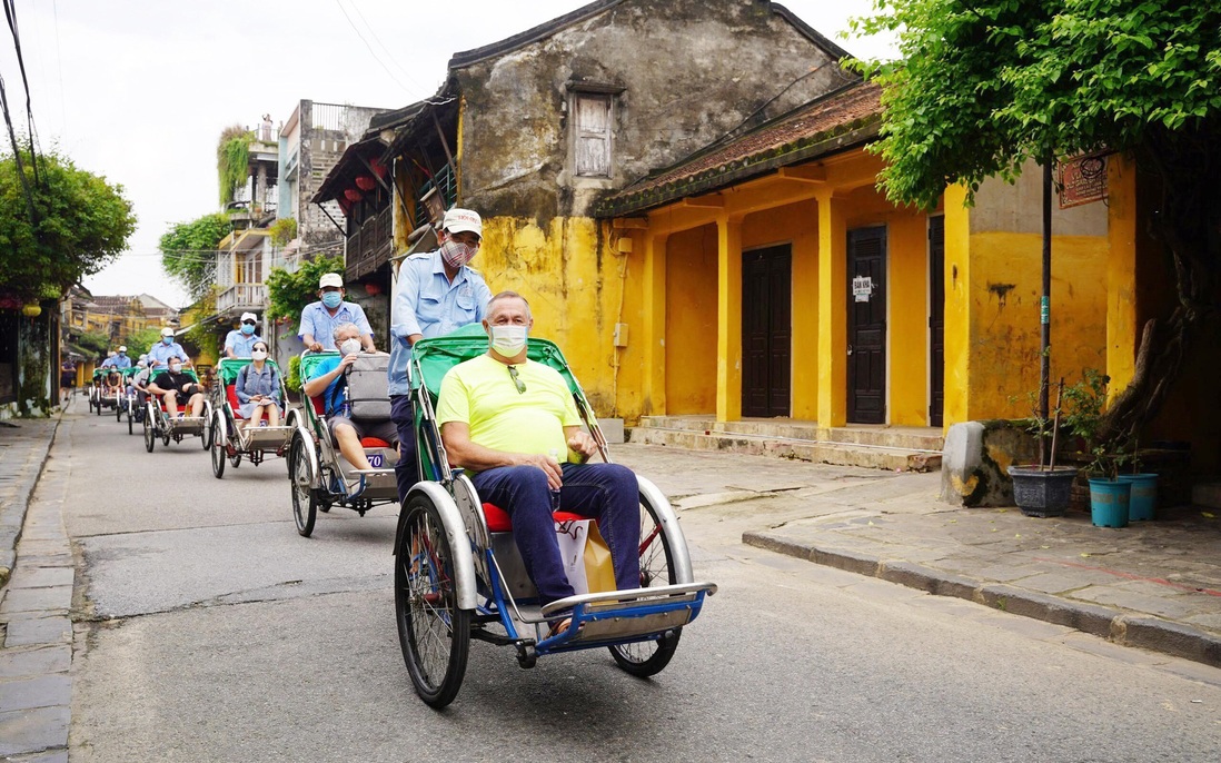 Sửa đổi quy định nhập cảnh đối với khách du lịch