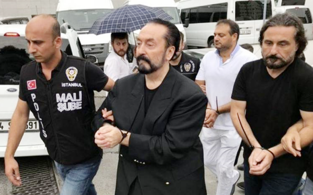 1.075 năm tù cho thủ lĩnh giáo phái tình dục ở Thổ Nhĩ Kỳ