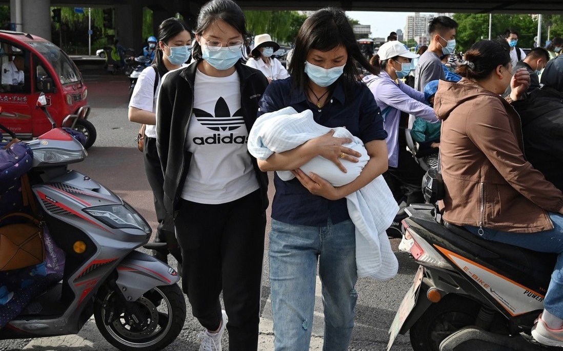 Trung Quốc kêu gọi xã hội có cái nhìn khoan dung với phụ nữ độc thân sinh con 