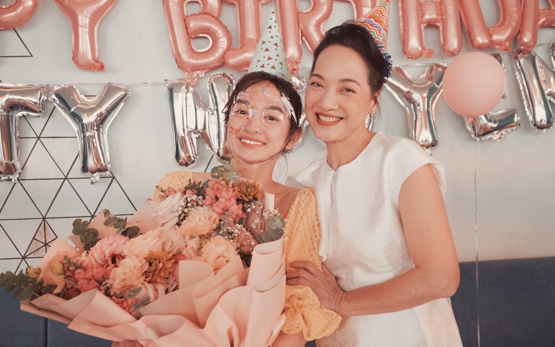 NSND Lê Khanh tự tay làm bánh kem mừng sinh nhật “con gái” Kaity Nguyễn