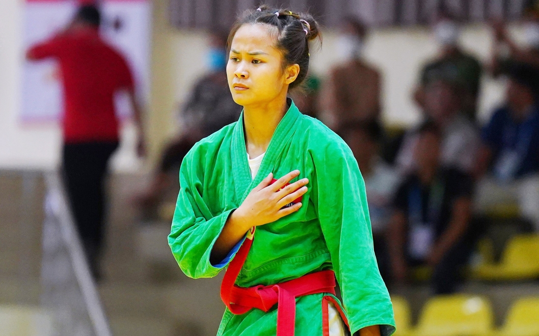 Sau khi giành Huy chương Vàng SEA Games 31, võ sĩ Tô Thị Trang nhận tin bố qua đời