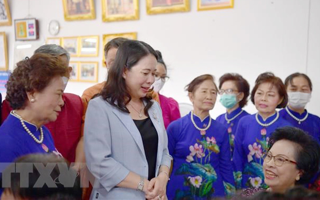 Phó Chủ tịch nước gặp gỡ người Việt tại tỉnh Udon Thani của Thái Lan
