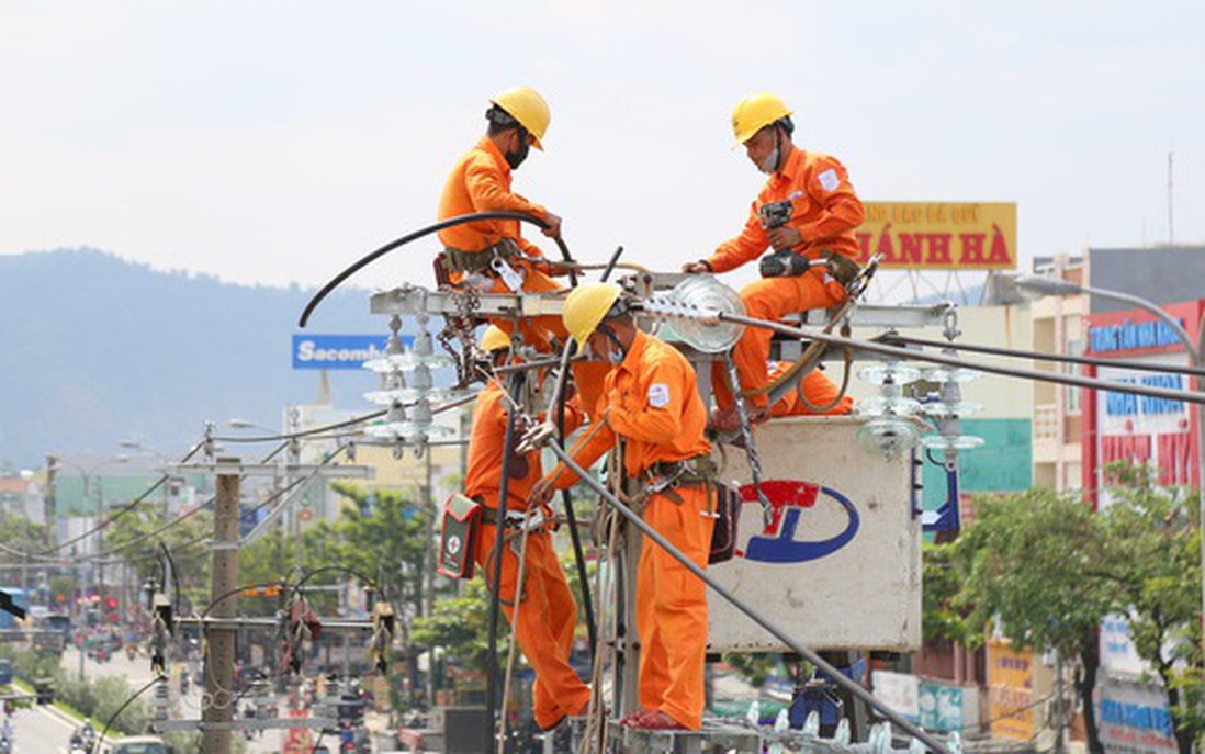 Nắng nóng đỉnh điểm, ngành Điện khuyến cáo khách hàng để tránh nguy cơ sự cố lưới