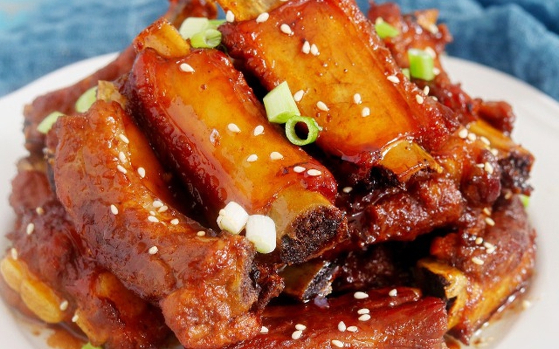 Sườn kho sẽ ngon hơn với loại sốt dễ pha này