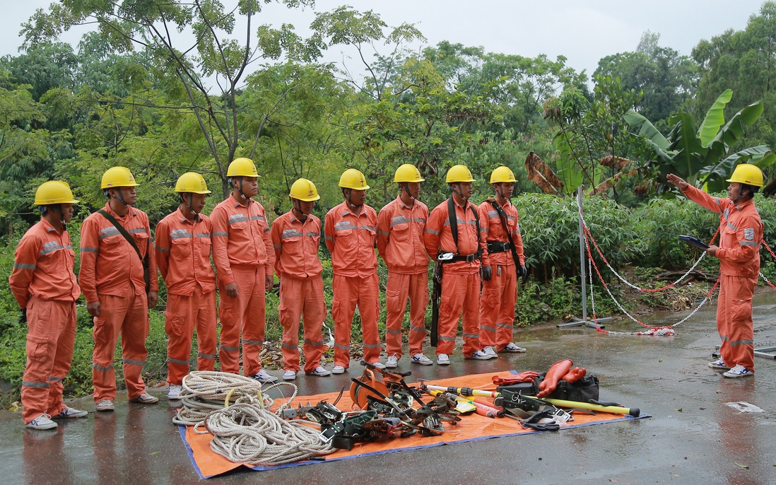 Điện lực miền Bắc sẵn sàng các phương án xử lý sự cố, đảm bảo cung cấp điện an toàn khi có thiên tai