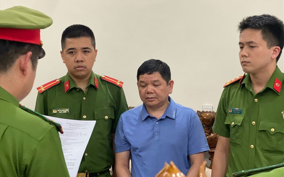 Bắt Trưởng khoa Dược của Bệnh viện Sơn La vì nhận hối lộ khi mua kit test Việt Á