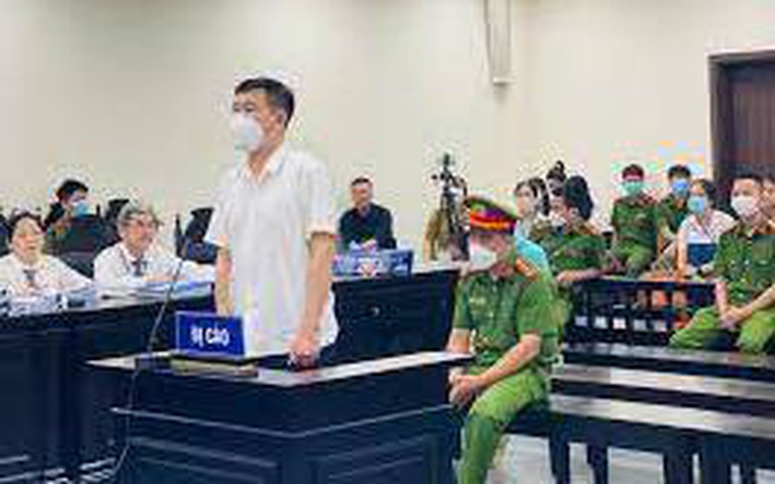 Hà Nội: Xét xử cựu Trưởng Công an quận Tây Hồ về tội nhận hối lộ