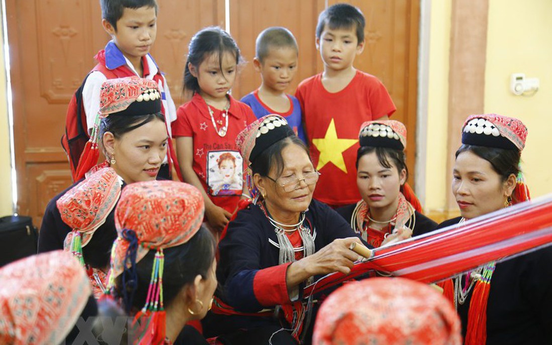 Kỷ niệm 77 năm Cách mạng Tháng Tám: Phụ nữ Tuyên Quang tích cực giữ gìn và phát huy mạch nguồn truyền thống 