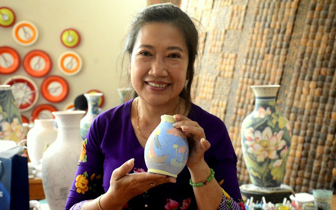 Bình Dương: Sôi động ngày hội vẽ gốm gây quỹ hỗ trợ phụ nữ khó khăn