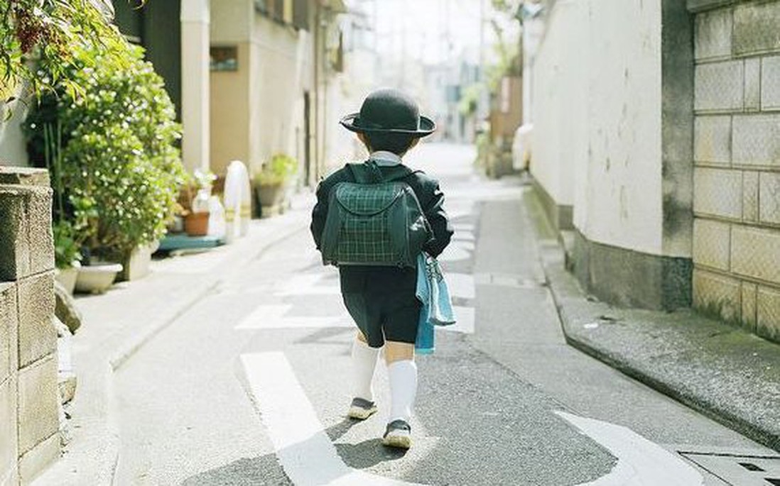 Lý do người Nhật thường để trẻ em tự đi bộ đến trường thay vì đưa đón
