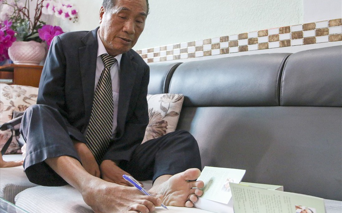 Thầy giáo viết bằng chân Nguyễn Ngọc Ký qua đời