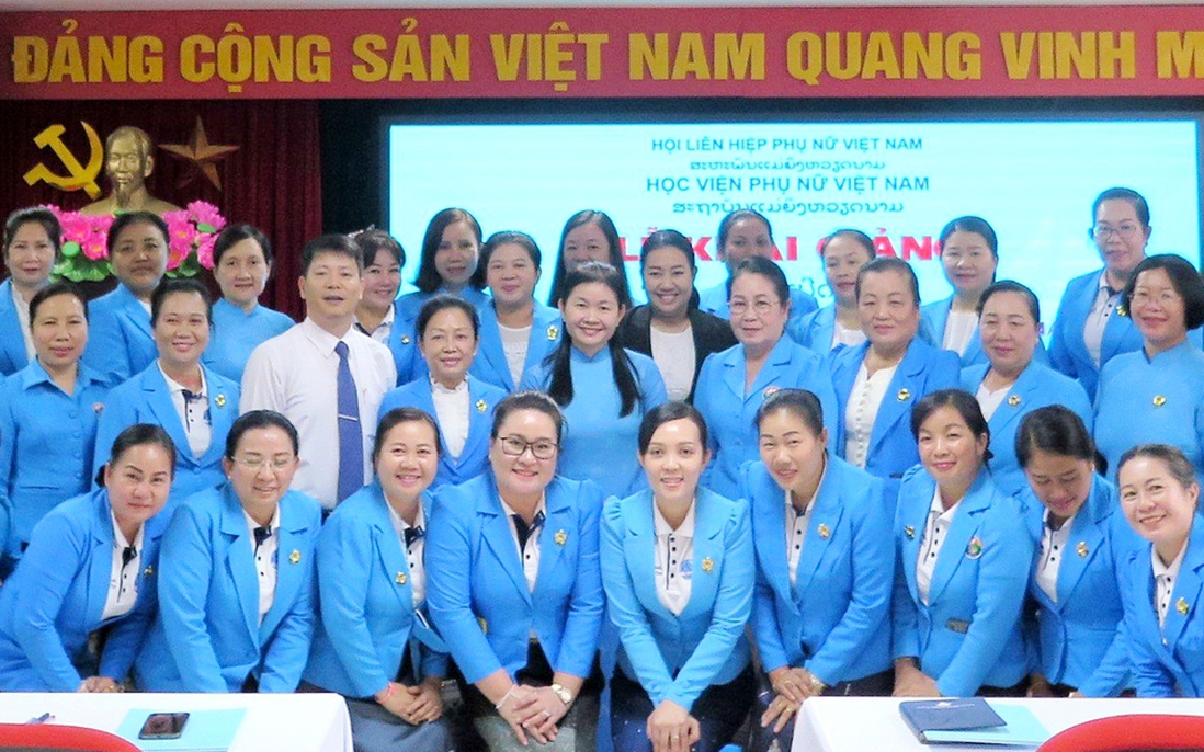 Khai giảng lớp bồi dưỡng cán bộ Hội LHPN Lào