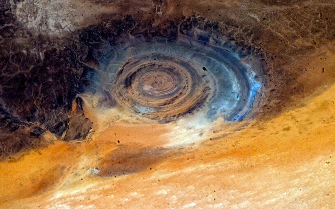 Con mắt của sa mạc Sahara: Cấu trúc bí ẩn hàng triệu năm tuổi