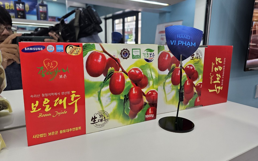 Táo đỏ Hàn Quốc bán tràn lan ở Việt Nam đa phần là hàng giả