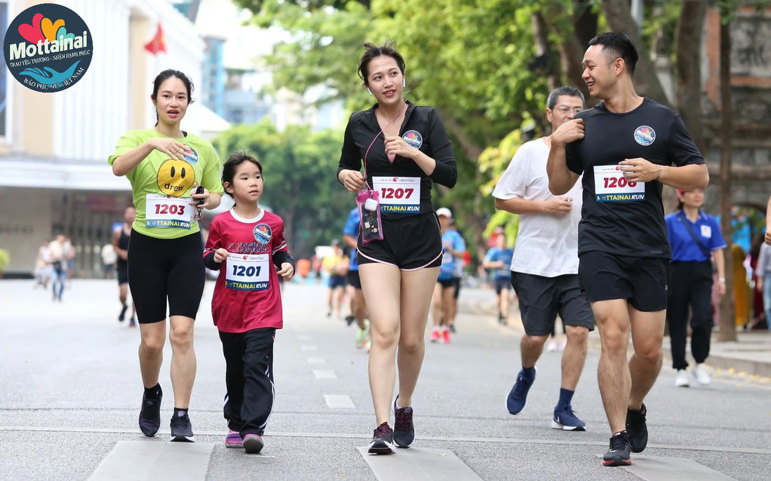 Gia đình đông thành viên nhất tại Mottainai Run 2023: Chạy để chia sẻ tình yêu thương