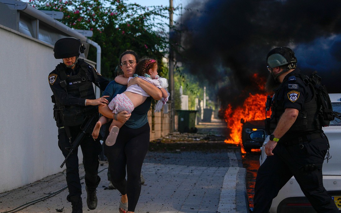 Xung đột giữa Israel - Hamas: Nỗi hoảng sợ của phụ nữ và trẻ em