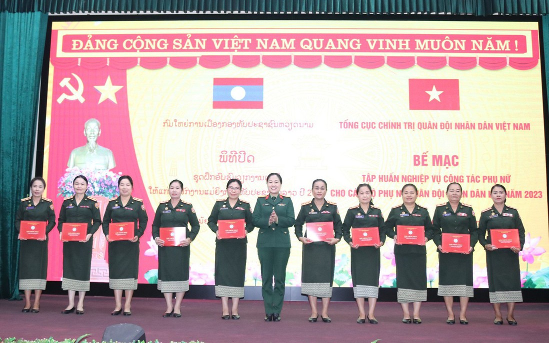 Tăng cường tình đoàn kết hữu nghị giữa phụ nữ Quân đội Việt Nam và phụ nữ Quân đội Lào