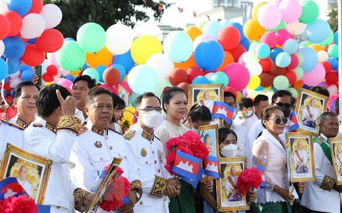 Việt Nam chúc mừng kỷ niệm 70 năm Ngày Độc lập Vương quốc Campuchia