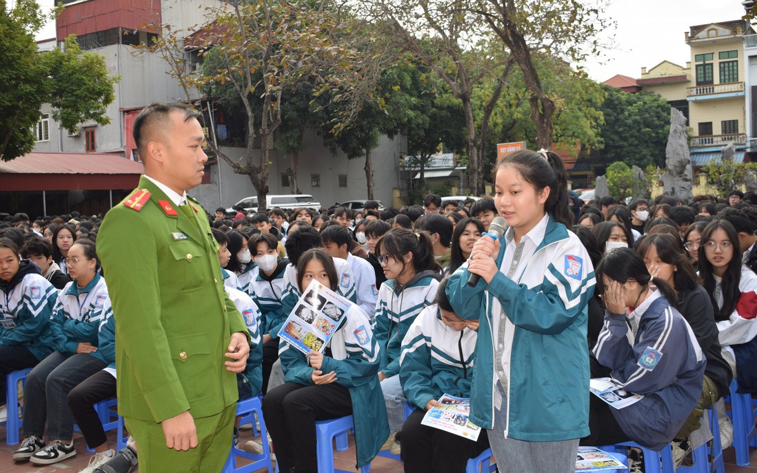 Hưng Yên: Tuyên truyền pháp luật giúp học sinh phòng ngừa tệ nạn xã hội trong dịp Tết Nguyên đán