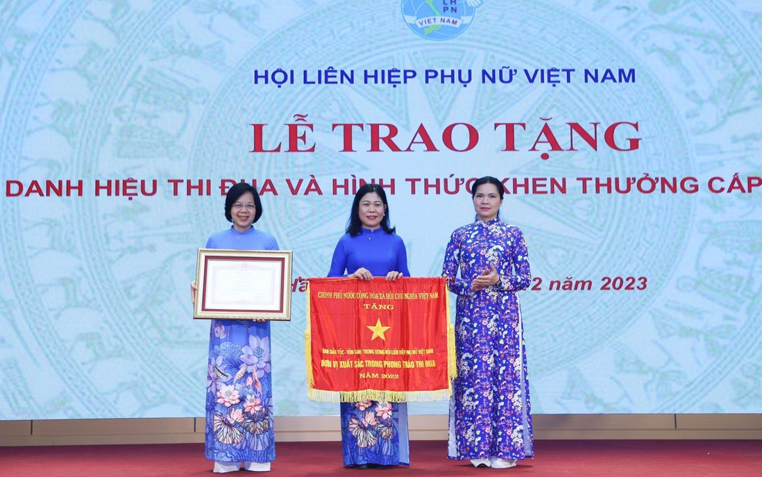 TƯ Hội LHPN Việt Nam khen thưởng tập thể, cá nhân có thành tích nổi bật năm 2023